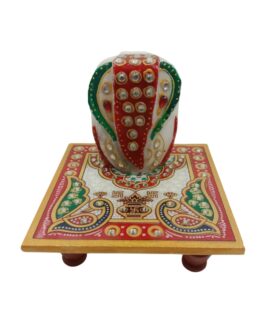 Handcrafted Marble Chowki with Ganesh Figurine, 10cm x 10cm x 9.5cm