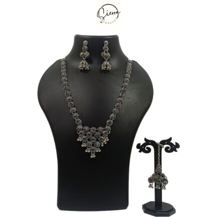 SIERRA Necklace Jewellery Set with Ear Rings, MaangTika, Oxidized, V Shaped Pendant, AD - Image 2